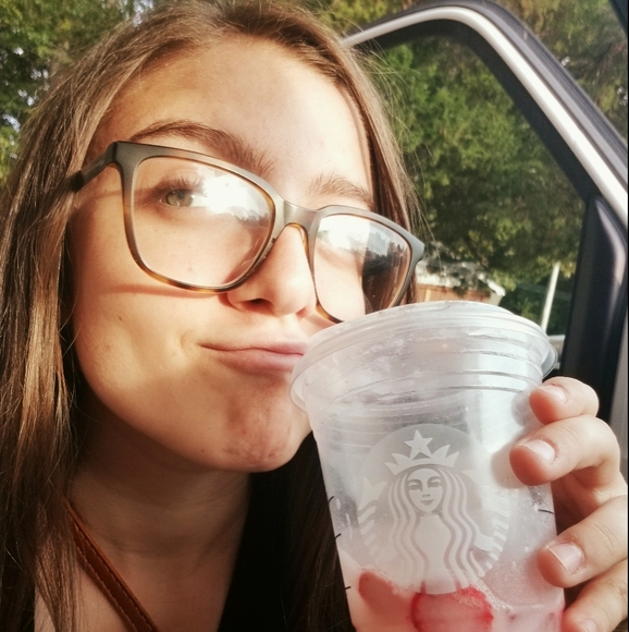 HAPPY 1ST YEAR ANNIVERSARY TO ME🥳 - Picture 3 of 5